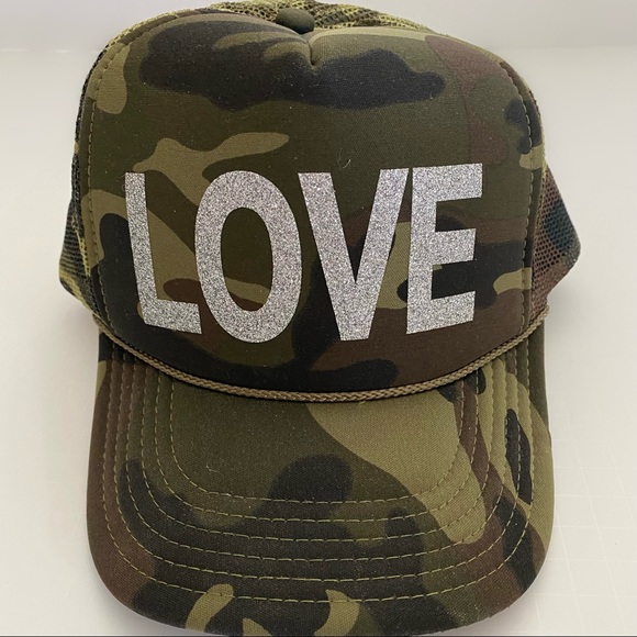 Otto Collection Camo Glitter LOVE Trucker Cap NWOT - Picture 2 of 5